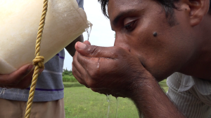 The water of this well is a miracle medicine.. People are pouring to drink it..!